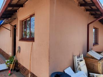 3 Bedroom House For Sale in Birch Acres