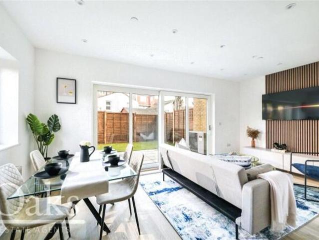3 bedroom house for sale in Birchanger Road, South Norwood, SE25