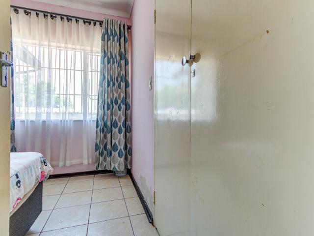 3 Bedroom House For Sale in Birchleigh North