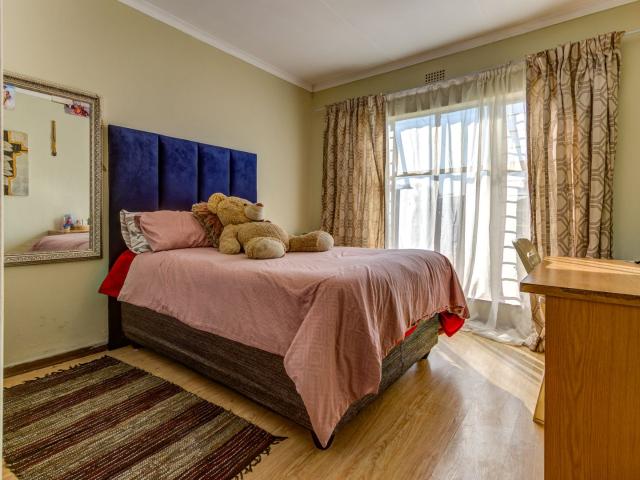 3 Bedroom House For Sale in Birchleigh North
