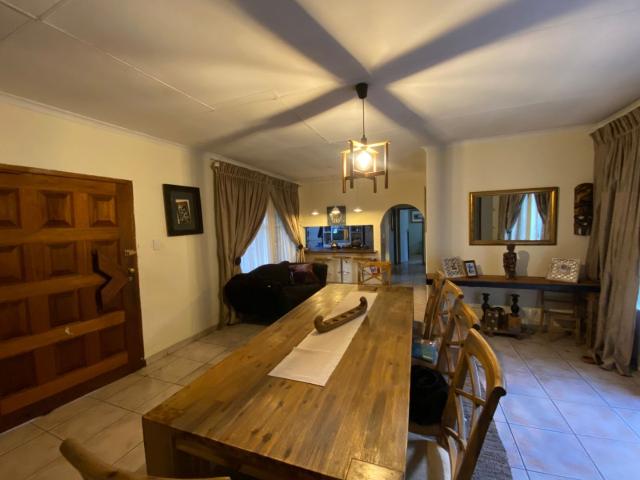 3 Bedroom House For Sale in Birchleigh North