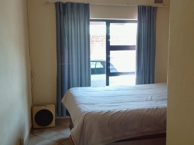 3 Bedroom House For Sale in Birchleigh North