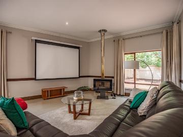 3 Bedroom House For Sale in Blue Valley Golf Estate