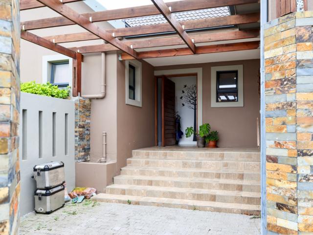 3 Bedroom House For Sale in Blue Mountain Village