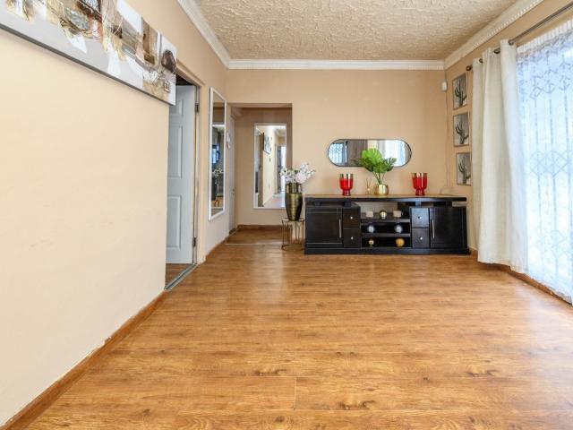 3 Bedroom House For Sale in Bluewater Bay