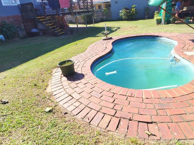 3 Bedroom House For Sale in Bluff