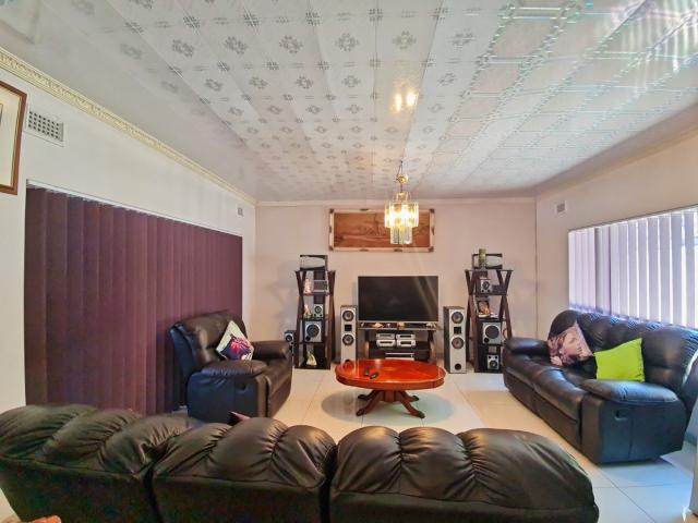 3 Bedroom House For Sale in Bluff