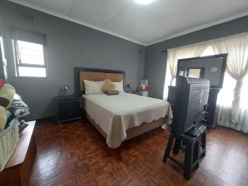 3 Bedroom House For Sale in Bluff