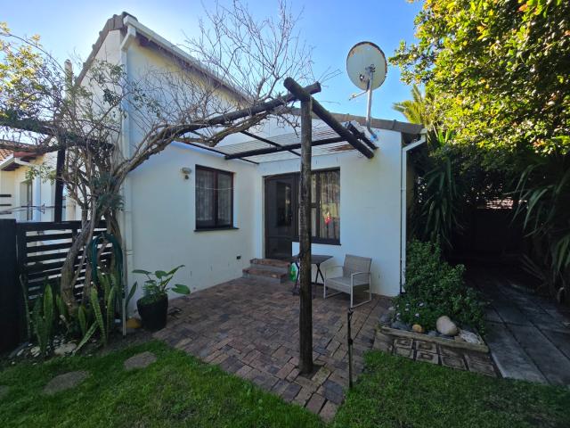 3 Bedroom House For Sale in Bloubergrant