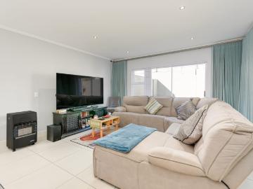 3 Bedroom House For Sale in Bryanston West