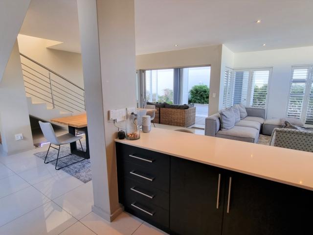 3 Bedroom House For Sale in Bryanston