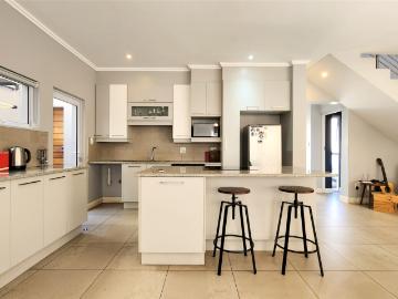 3 Bedroom House For Sale in Bryanston