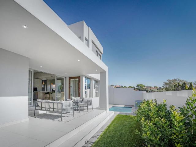 3 Bedroom House For Sale in Bryanston
