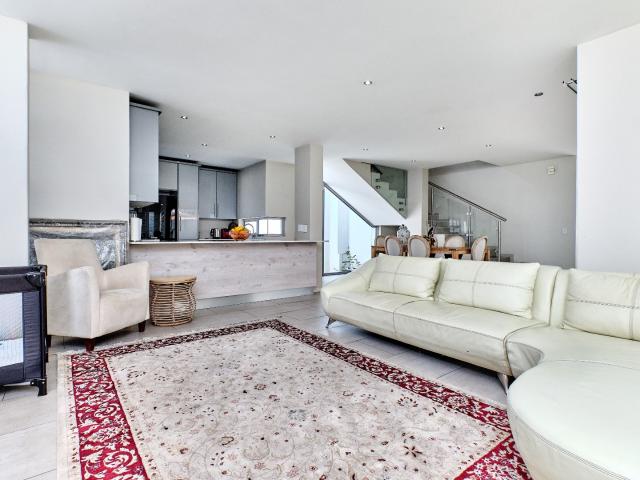 3 Bedroom House For Sale in Bryanston