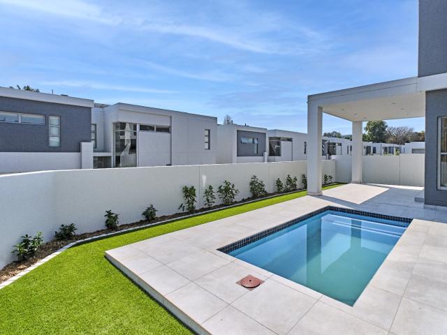 3 Bedroom House For Sale in Bryanston
