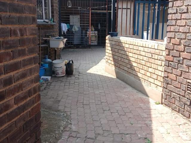 3 Bedroom House For Sale in Brackendowns