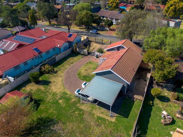 3 Bedroom House For Sale in Brackendowns