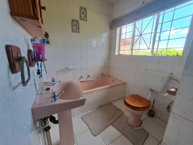 3 Bedroom House For Sale in Brackendowns