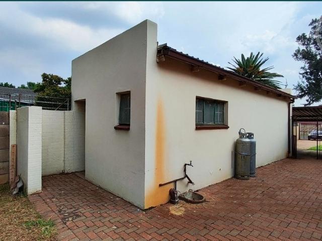 3 Bedroom House For Sale in Brackendowns