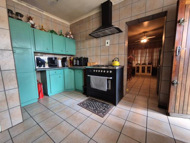 3 Bedroom House For Sale in Brackendowns