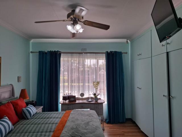 3 Bedroom House For Sale in Brackendowns