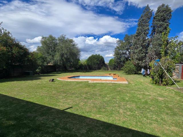3 Bedroom House For Sale in Brackendowns