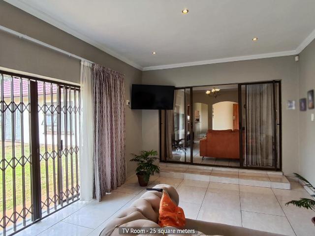 3 Bedroom House For Sale in Brackendowns