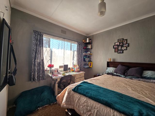 3 Bedroom House For Sale in Brackendowns