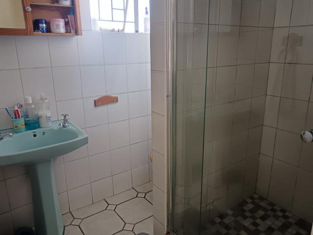 3 Bedroom House For Sale in Brackendowns