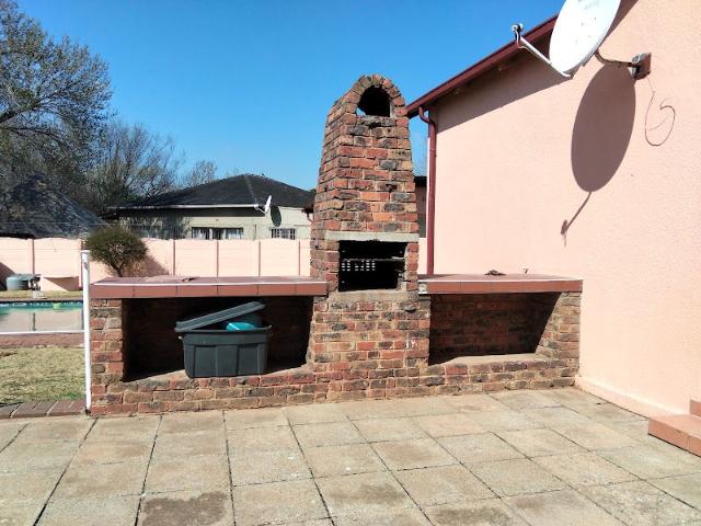 3 Bedroom House For Sale in Brakpan Central