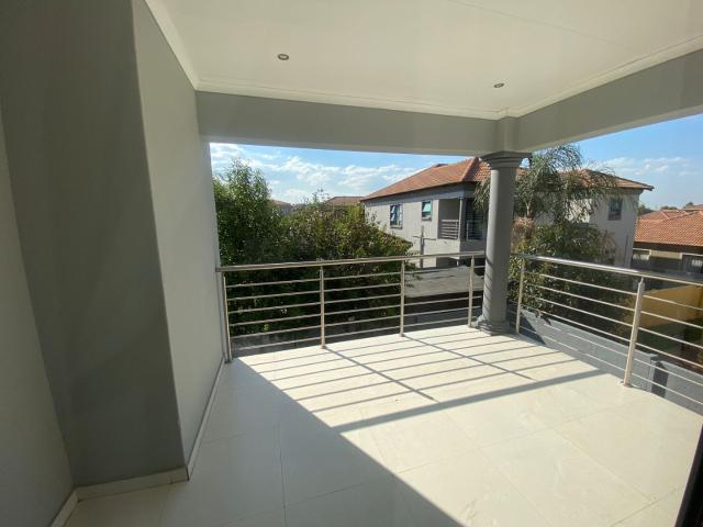 3 Bedroom House For Sale in Brakpan North