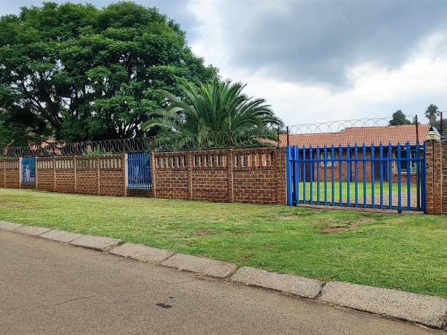 3 Bedroom House For Sale in Brakpan North