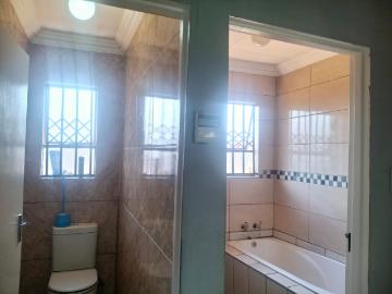 3 Bedroom House For Sale in Bram Fischerville