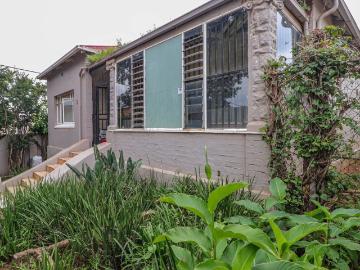 3 Bedroom House For Sale in Brixton
