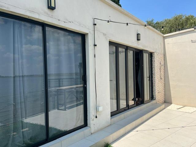 3 Bedroom House For Sale in Bronkhorstbaai