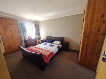 3 Bedroom House For Sale in Golf Park