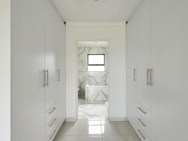 3 Bedroom House For Sale in Gonubie