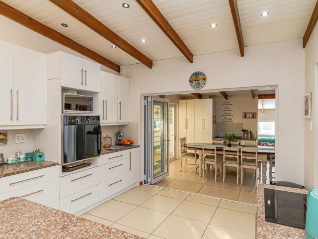 3 Bedroom House For Sale in Gansbaai Central