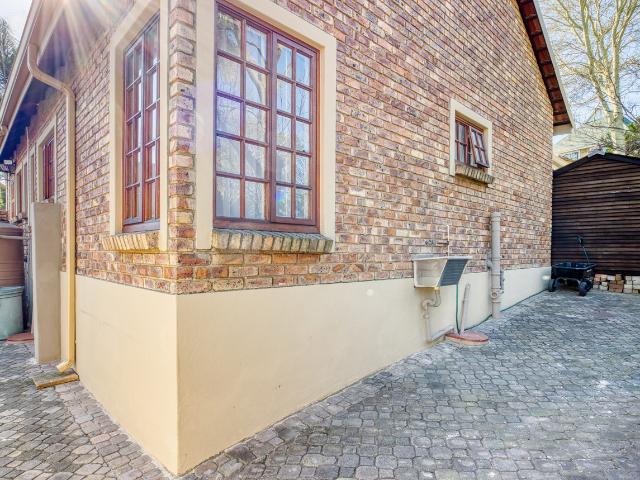 3 Bedroom House For Sale in Garsfontein