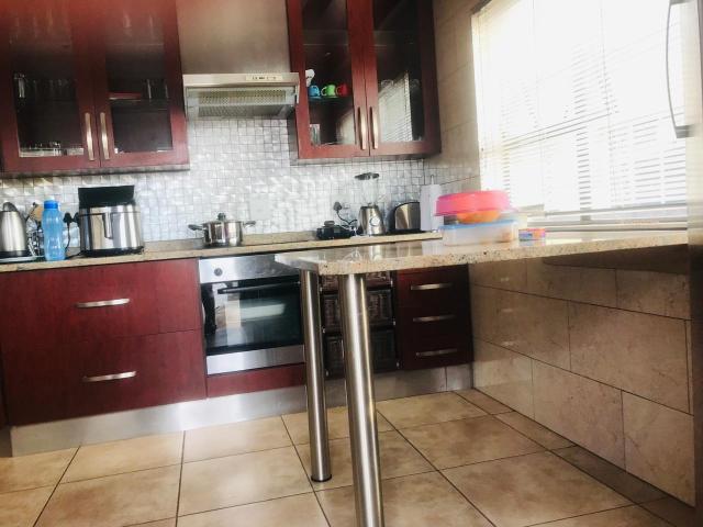 3 Bedroom House For Sale in Geduld Ext 1