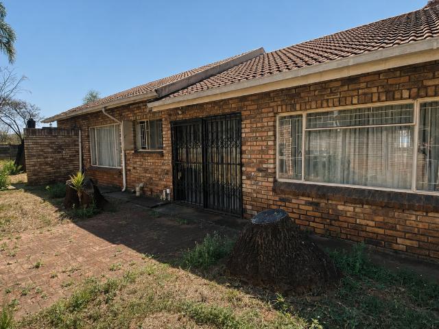 3 Bedroom House For Sale in Geelhoutpark