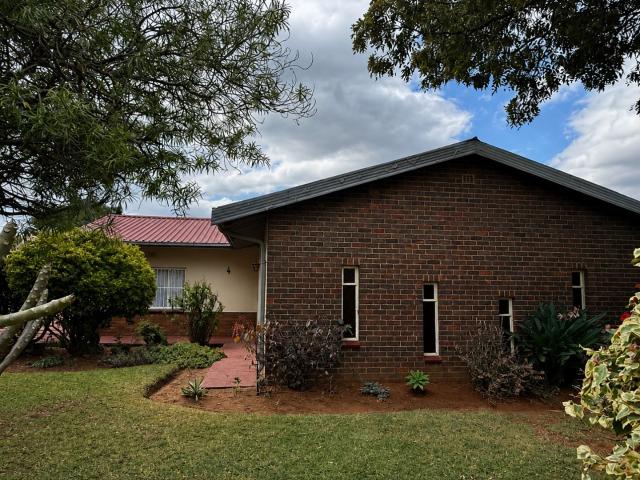 3 Bedroom House For Sale in Geelhoutpark