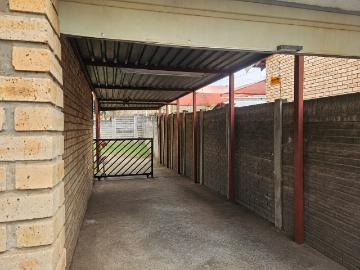 3 Bedroom House For Sale in Geelhoutpark