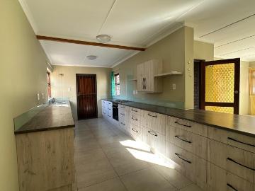 House for sale in Oudtshoorn - Parking