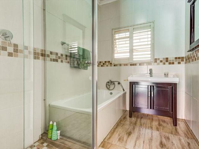 3 Bedroom House For Sale in Glen Marais