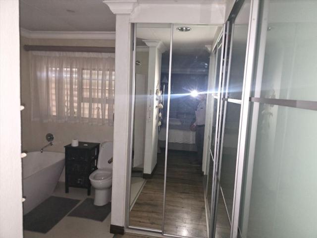 3 Bedroom House For Sale in Glen Marais