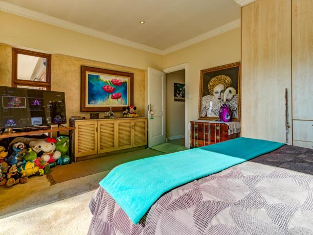 3 Bedroom House For Sale in Glen Marais