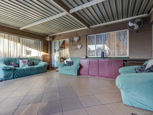 3 Bedroom House For Sale in Glen Marais