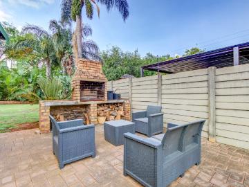 3 Bedroom House For Sale in Glen Marais