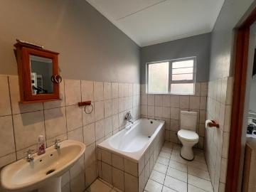 3 Bedroom House For Sale in Glen Navar